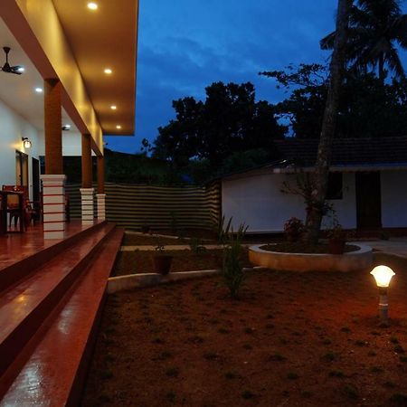 Marari Phoenix Beach Homestay Mararikulam Eksteriør billede